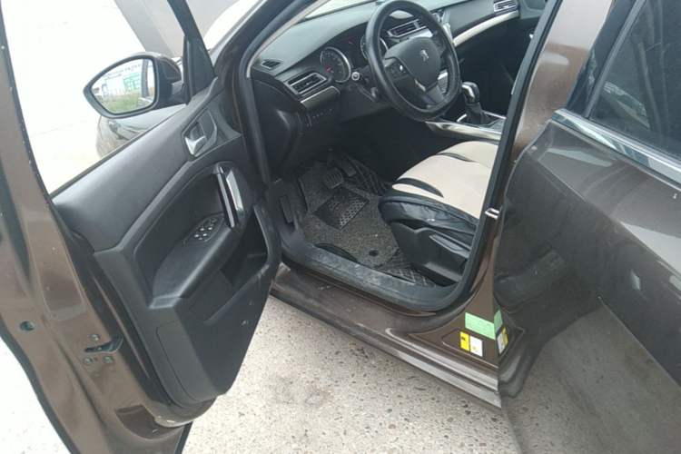 Used Peugeot 408 2015 1.2T Automatic Luxury Edition Driver Seat
