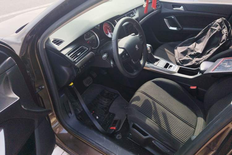 Used Peugeot 408 2015 1.2T Automatic Luxury Edition Driver Seat