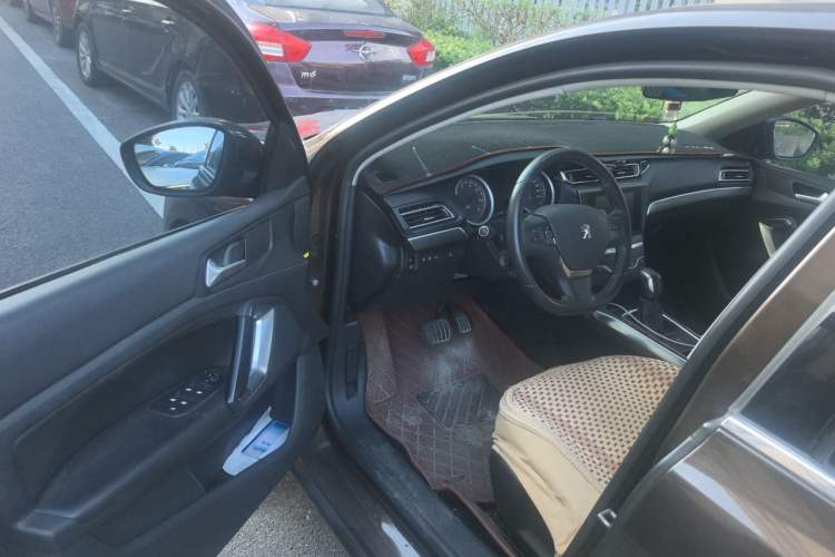 Used Peugeot 408 2015 1.2T Automatic Luxury Edition Driver Seat