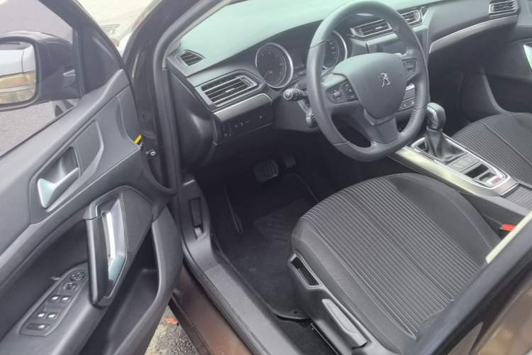 Used Peugeot 408 2015 1.2T Automatic Luxury Edition Driver Seat