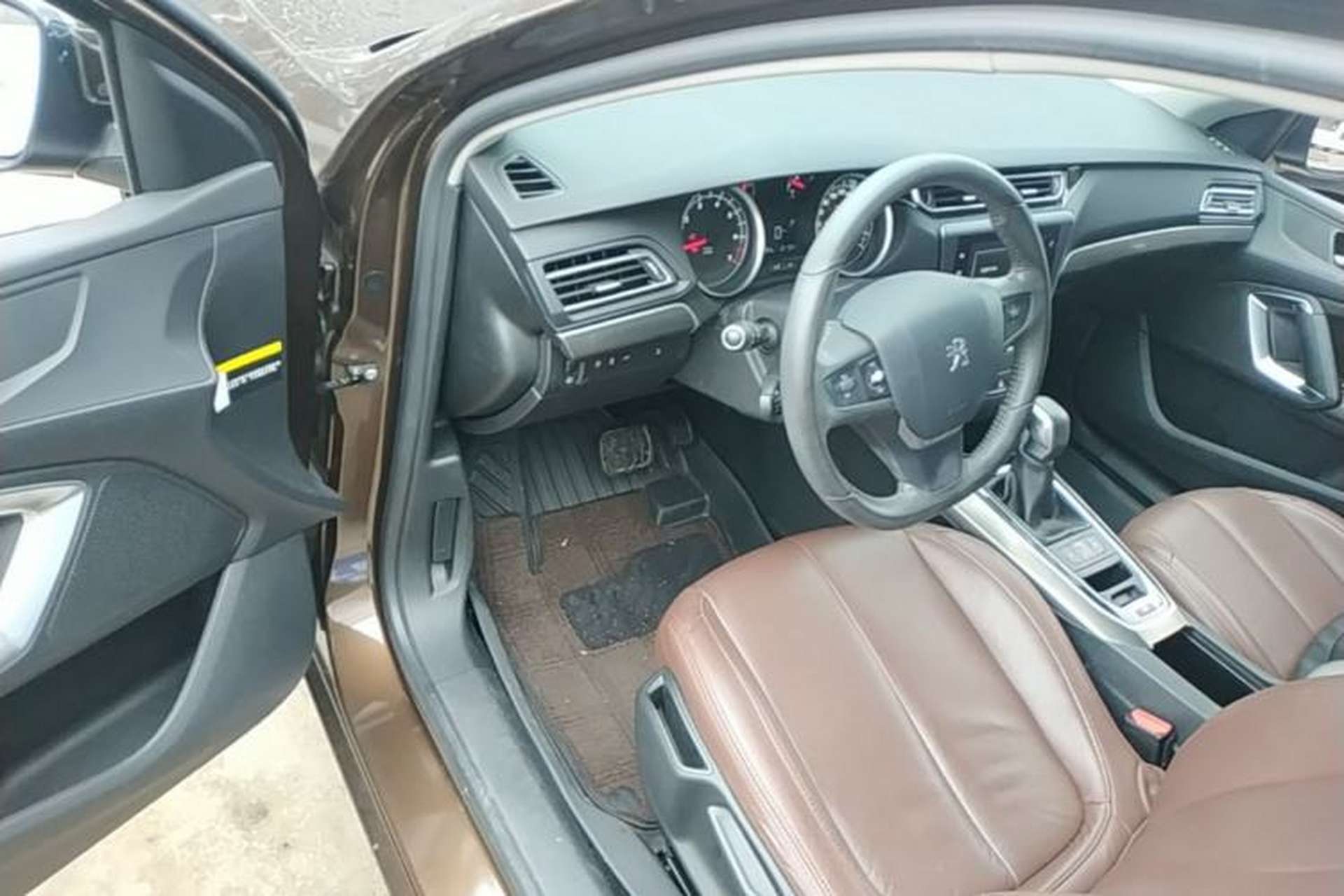 Used Peugeot 408 2015 1.2T Automatic Luxury Edition Driver Seat