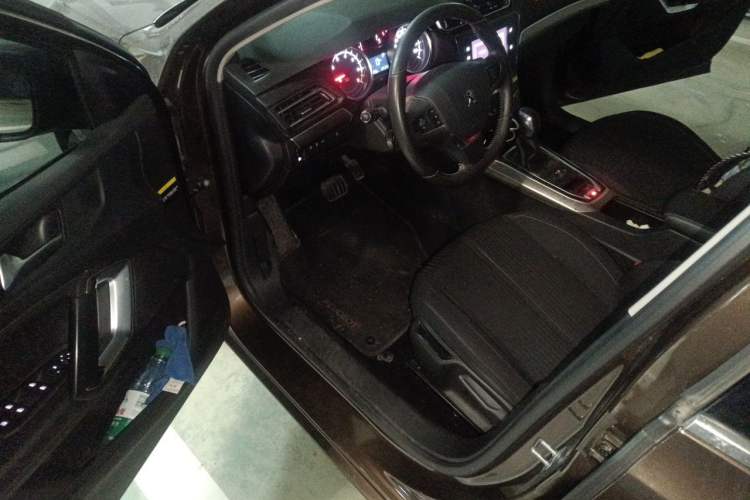 Used Peugeot 408 2015 1.2T Automatic Luxury Edition Driver Seat