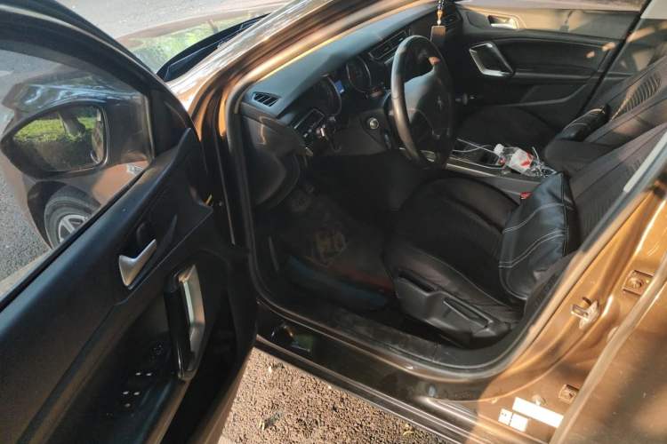 Used Peugeot 408 2015 1.2T Automatic Luxury Edition Driver Seat