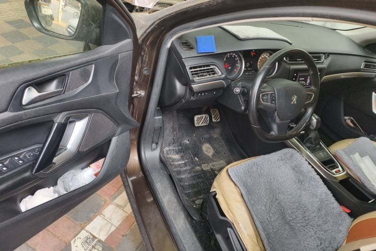 Used Peugeot 408 2015 1.2T Automatic Luxury Edition Driver Seat