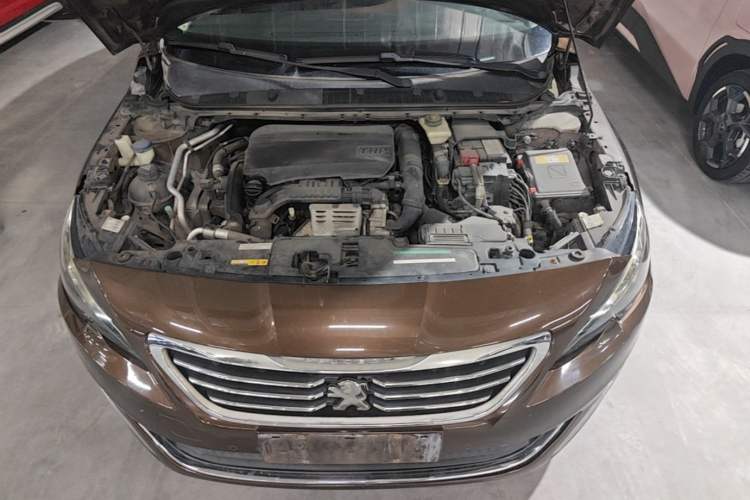 Used Peugeot 408 2015 1.2T Automatic Glory Edition Engine Bay