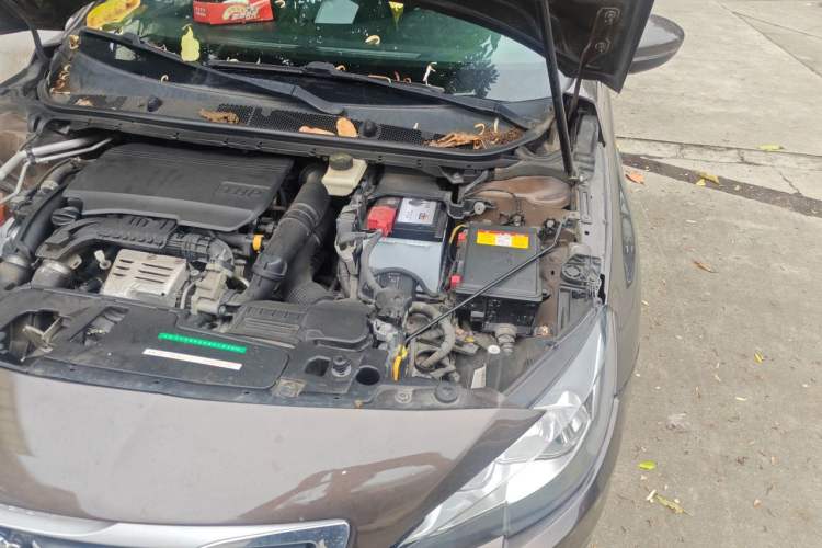 Used Peugeot 408 2015 1.2T Automatic Luxury Edition Engine Bay Left
