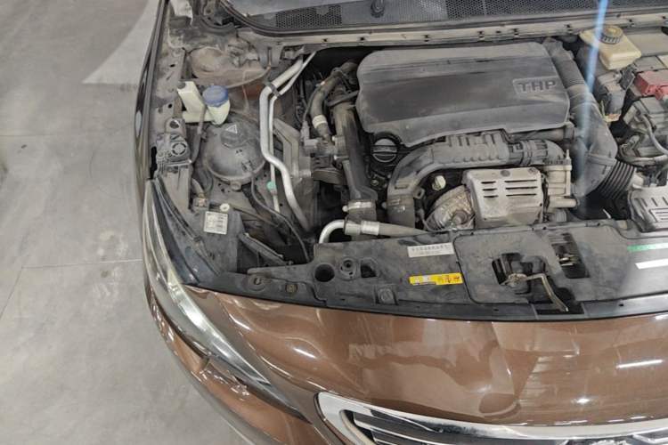Used Peugeot 408 2015 1.2T Automatic Glory Edition Engine Bay Right