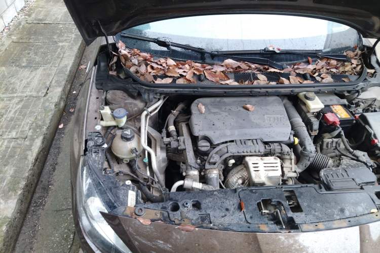 Used Peugeot 408 2015 1.2T Automatic Luxury Edition Engine Bay Right
