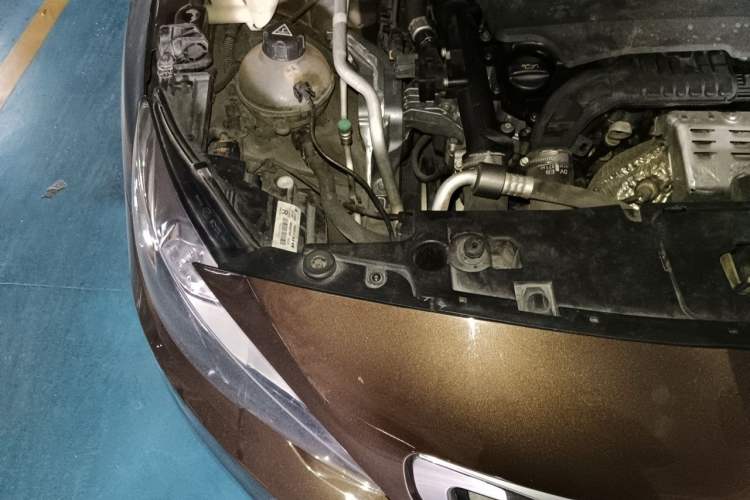 Used Peugeot 408 2015 1.2T Automatic Luxury Edition Engine Bay Right