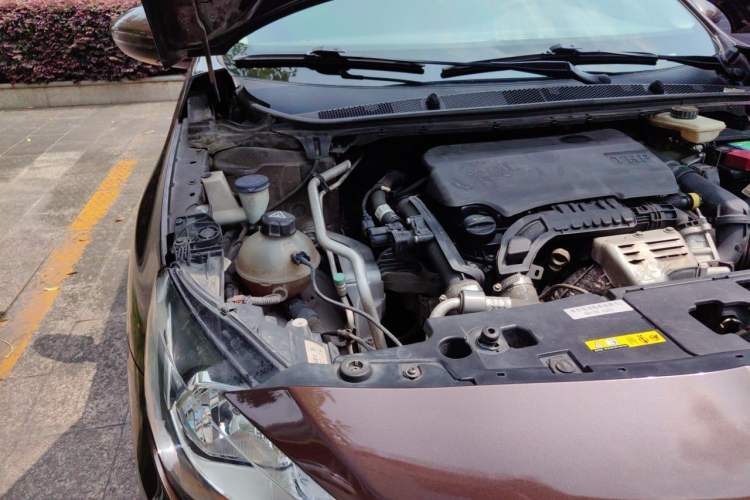 Used Peugeot 408 2015 1.2T Automatic Luxury Edition Engine Bay Right