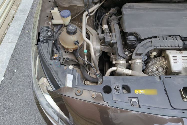 Used Peugeot 408 2015 1.2T Automatic Luxury Edition Engine Bay Right