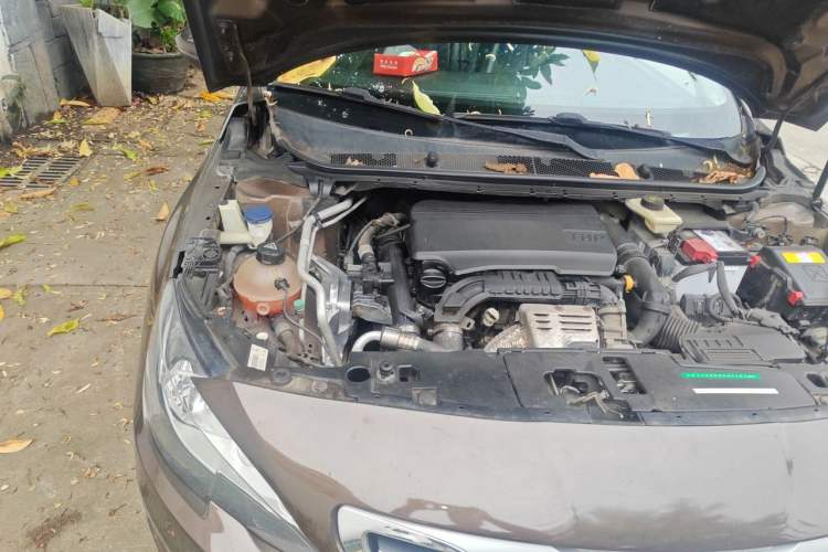 Used Peugeot 408 2015 1.2T Automatic Luxury Edition Engine Bay Right