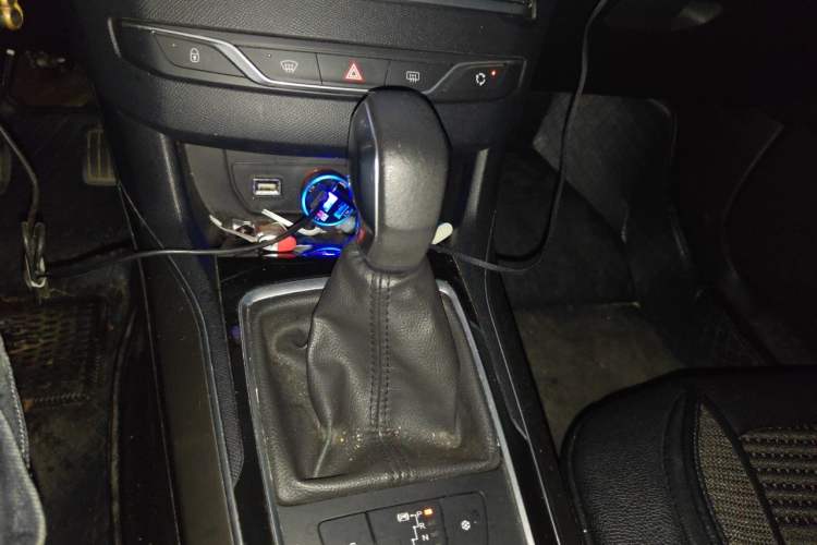 Used Peugeot 408 2015 1.2T Automatic Luxury Edition Gear Lever