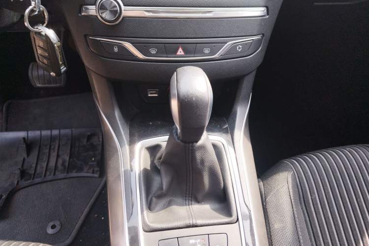 Used Peugeot 408 2015 1.2T Automatic Luxury Edition Gear Lever
