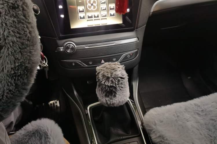 Used Peugeot 408 2015 1.2T Automatic Luxury Edition Gear Lever
