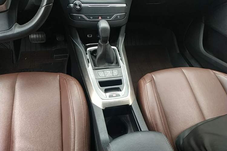 Used Peugeot 408 2015 1.2T Automatic Luxury Edition Gear Lever