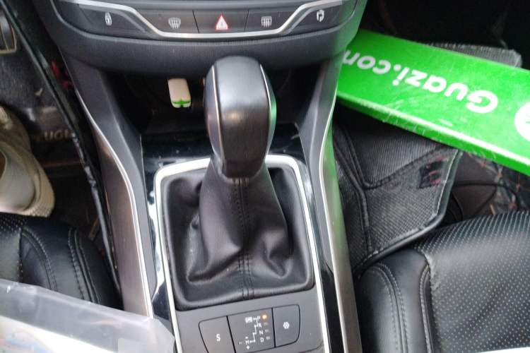 Used Peugeot 408 2015 1.2T Automatic Luxury Edition Gear Lever