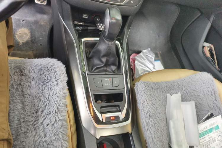 Used Peugeot 408 2015 1.2T Automatic Luxury Edition Gear Lever