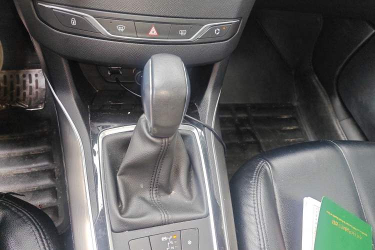 Used Peugeot 408 2015 1.2T Automatic Luxury Edition Gear Lever