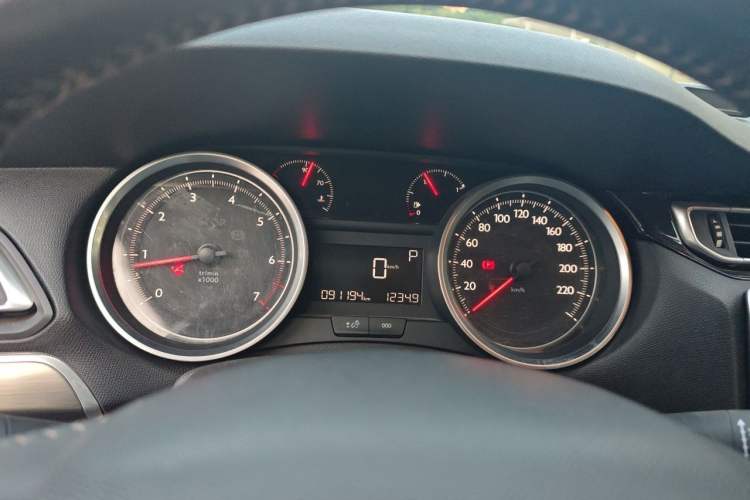Used Peugeot 408 2015 1.2T Automatic Luxury Edition Instrument Cluster