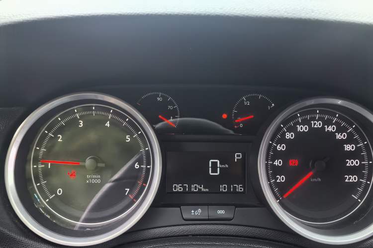 Used Peugeot 408 2015 1.2T Automatic Luxury Edition Instrument Cluster