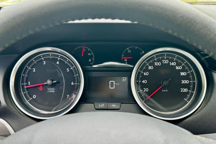 Used Peugeot 408 2015 1.2T Automatic Luxury Edition Interior 1