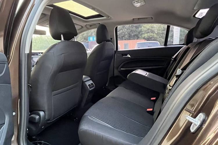 Used Peugeot 408 2015 1.2T Automatic Luxury Edition Interior 2