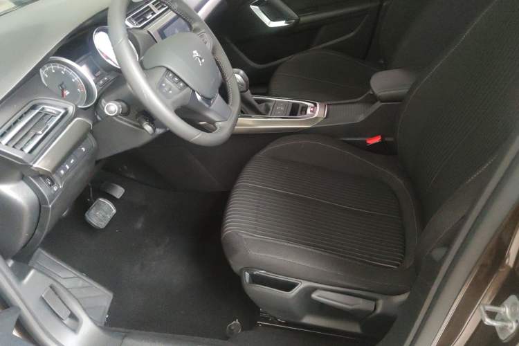 Used Peugeot 408 2015 1.2T Automatic Luxury Edition Interior 3