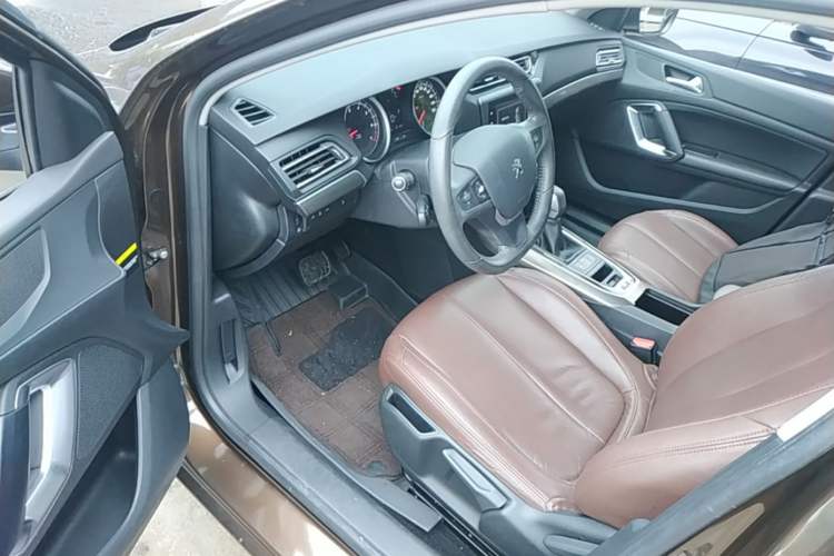 Used Peugeot 408 2015 1.2T Automatic Luxury Edition Left Front Seat