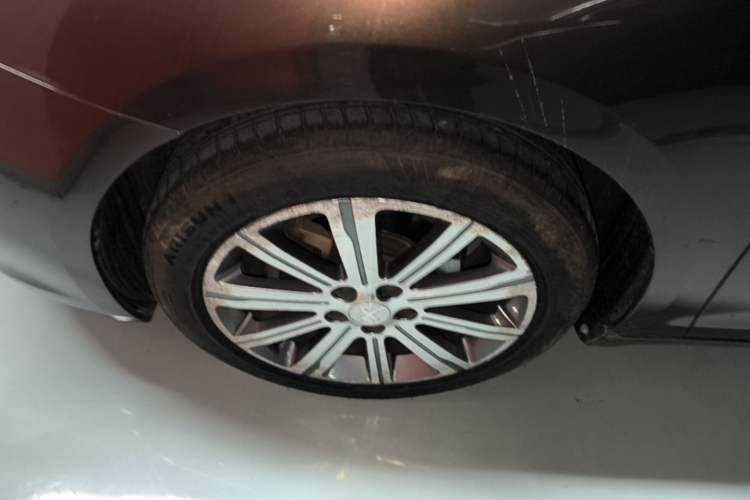 Used Peugeot 408 2015 1.2T Automatic Luxury Edition Left Front Wheel Hub