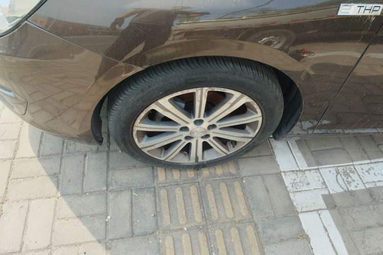 Used Peugeot 408 2015 1.2T Automatic Luxury Edition Left Front Wheel Hub