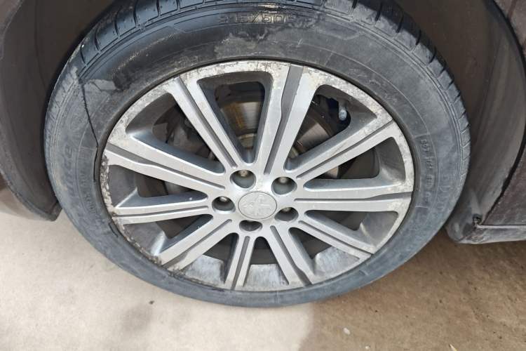 Used Peugeot 408 2015 1.2T Automatic Luxury Edition Left Front Wheel Hub