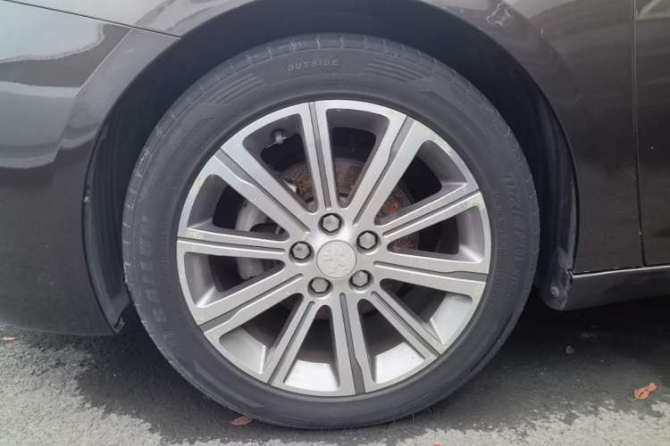 Used Peugeot 408 2015 1.2T Automatic Luxury Edition Left Front Wheel Hub