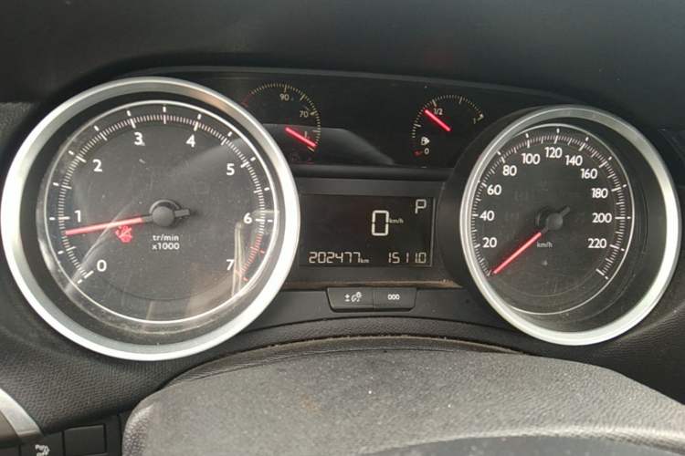 Used Peugeot 408 2015 1.2T Automatic Luxury Edition Odometer Close Up