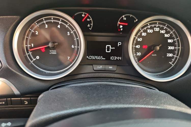 Used Peugeot 408 2015 1.2T Automatic Luxury Edition Odometer Close Up