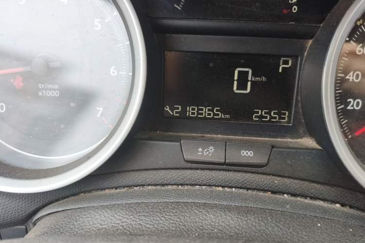 Used Peugeot 408 2015 1.2T Automatic Luxury Edition Odometer Close Up