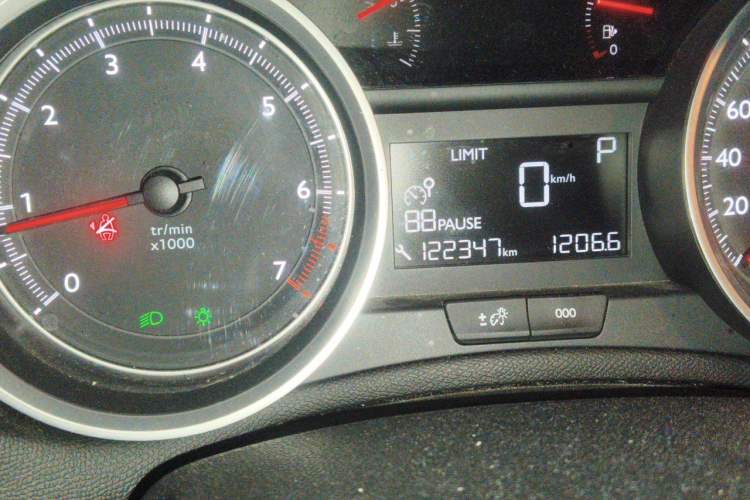 Used Peugeot 408 2015 1.2T Automatic Luxury Edition Odometer Close Up
