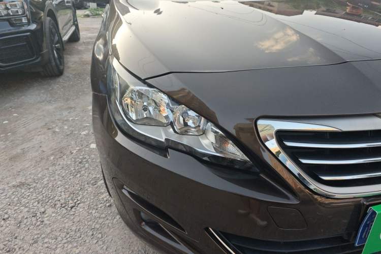 Used Peugeot 408 2015 1.2T Automatic Luxury Edition Right Front Headlight