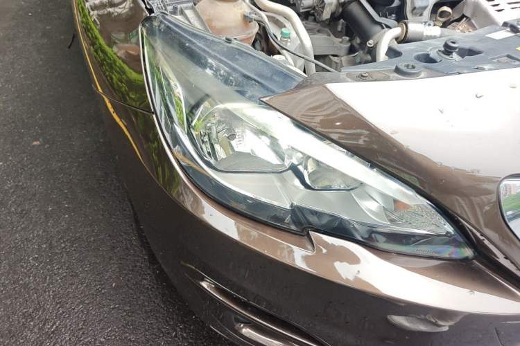 Used Peugeot 408 2015 1.2T Automatic Luxury Edition Right Front Headlight