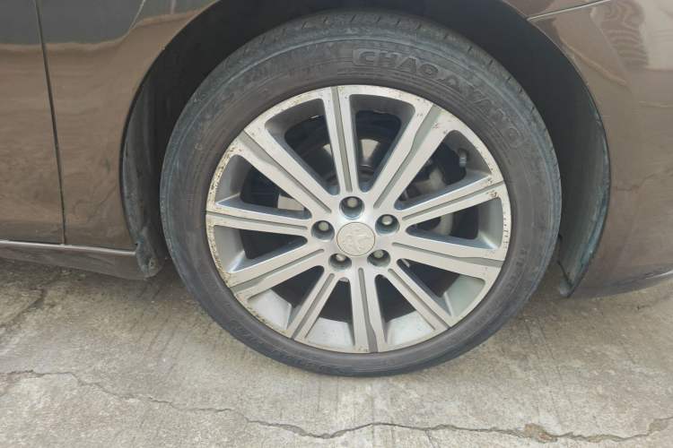Used Peugeot 408 2015 1.2T Automatic Luxury Edition Right Front Wheel Hub