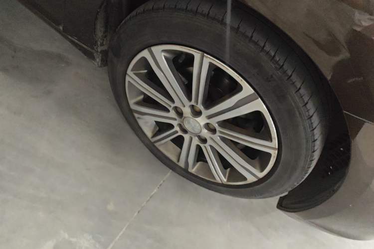 Used Peugeot 408 2015 1.2T Automatic Glory Edition Right Front Wheel Hub
