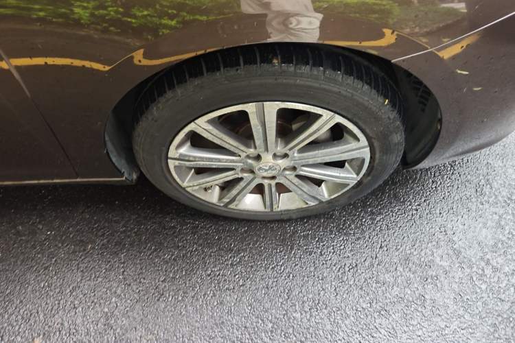 Used Peugeot 408 2015 1.2T Automatic Luxury Edition Right Front Wheel Hub
