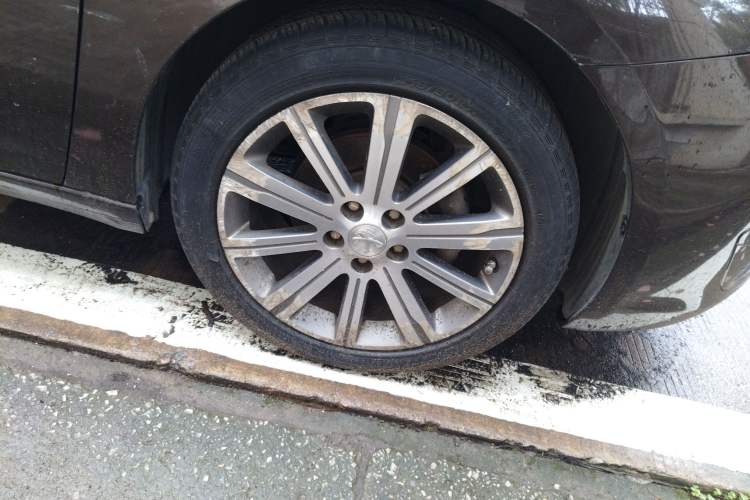 Used Peugeot 408 2015 1.2T Automatic Luxury Edition Right Front Wheel Hub