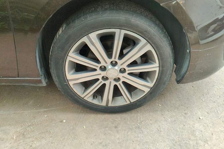 Used Peugeot 408 2015 1.2T Automatic Luxury Edition Right Front Wheel Hub