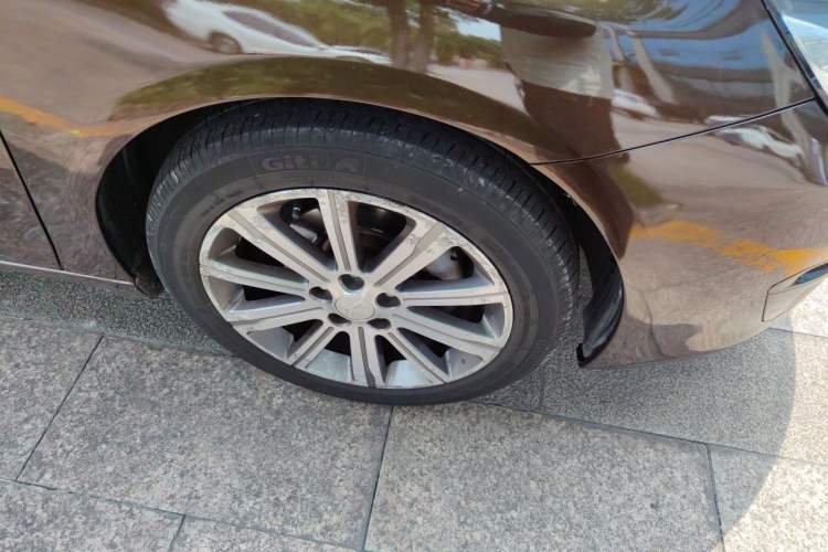 Used Peugeot 408 2015 1.2T Automatic Luxury Edition Right Front Wheel Hub