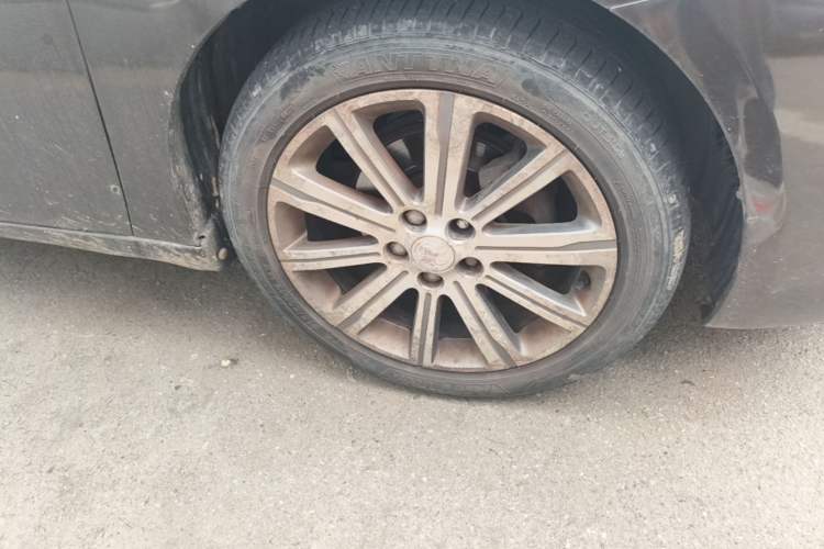 Used Peugeot 408 2015 1.2T Automatic Luxury Edition Right Front Wheel Hub