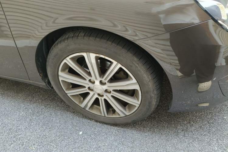 Used Peugeot 408 2015 1.2T Automatic Luxury Edition Right Front Wheel Hub