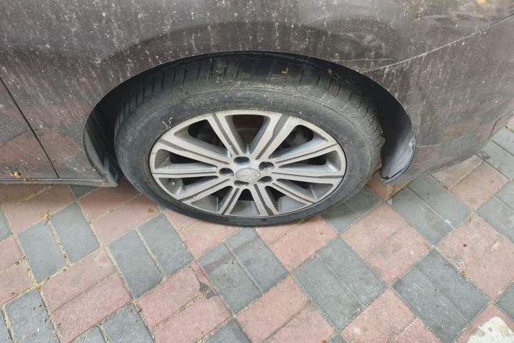 Used Peugeot 408 2015 1.2T Automatic Luxury Edition Right Front Wheel Hub