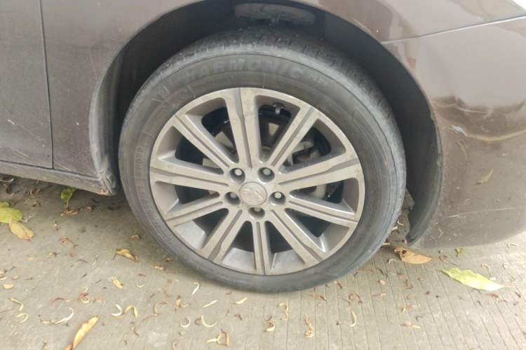 Used Peugeot 408 2015 1.2T Automatic Luxury Edition Right Front Wheel Hub