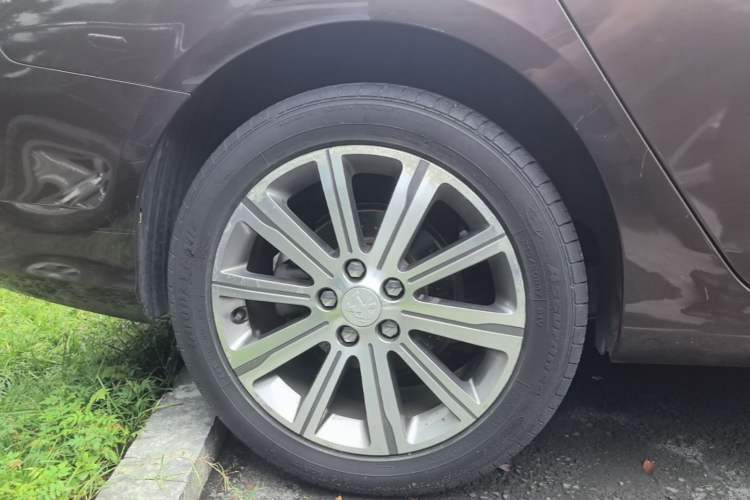 Used Peugeot 408 2015 1.2T Automatic Luxury Edition Right Rear Wheel Hub